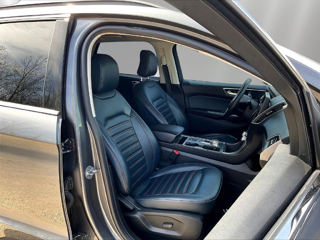 Used 2022 Ford Edge SEL w/ Sport Appearance Package AWD/4WD image 29