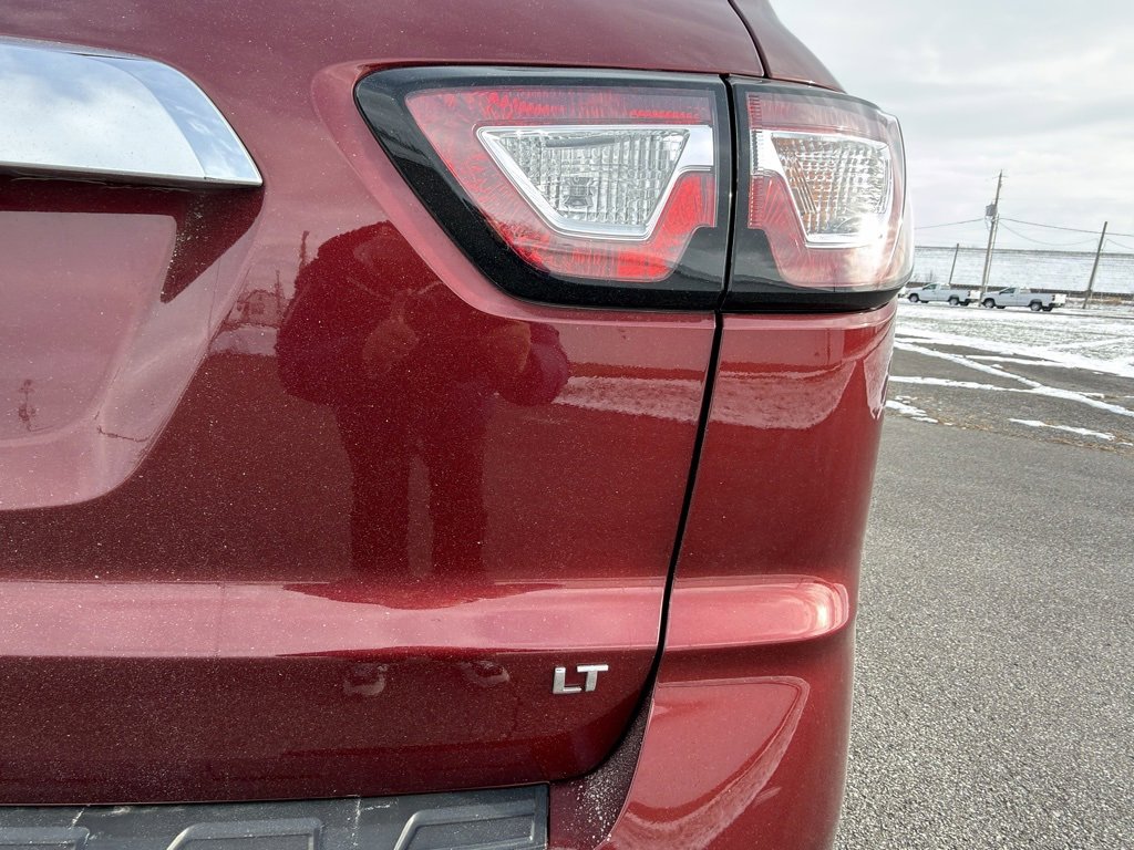 Used 2017 Chevrolet Traverse LT w/ Style and Technology Package image 11