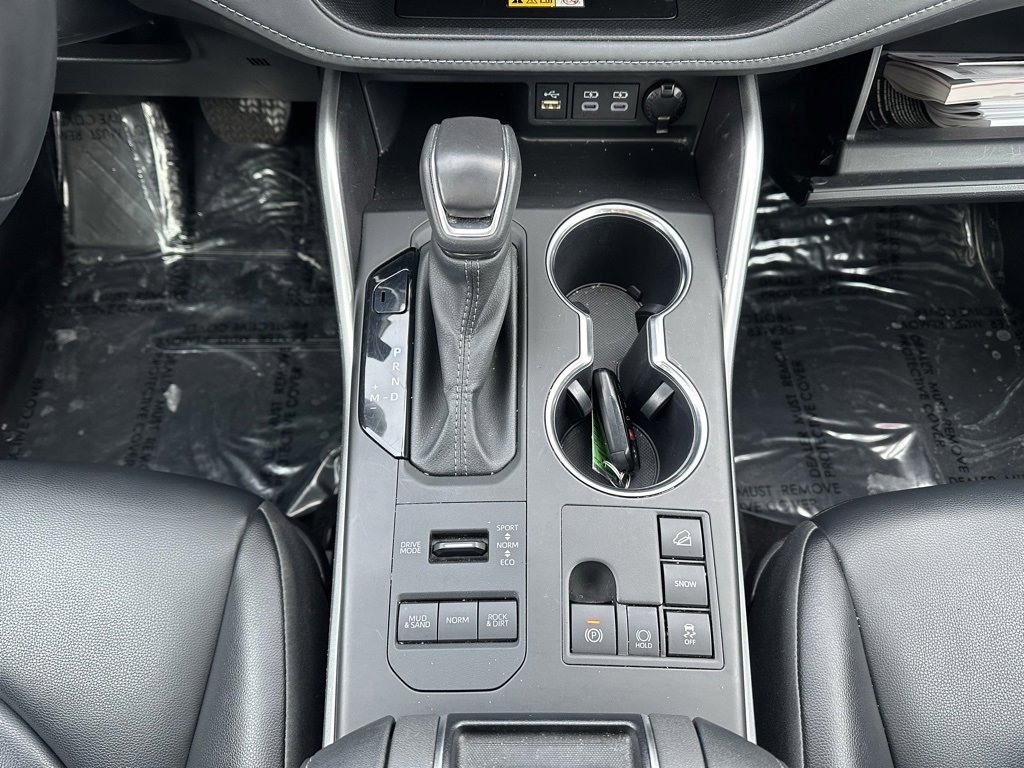 Certified 2024 Toyota Highlander XLE image 27