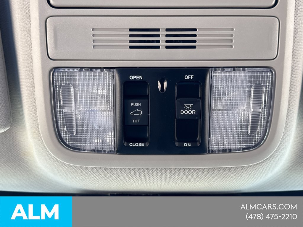 Used 2025 Honda Odyssey EX-L image 9