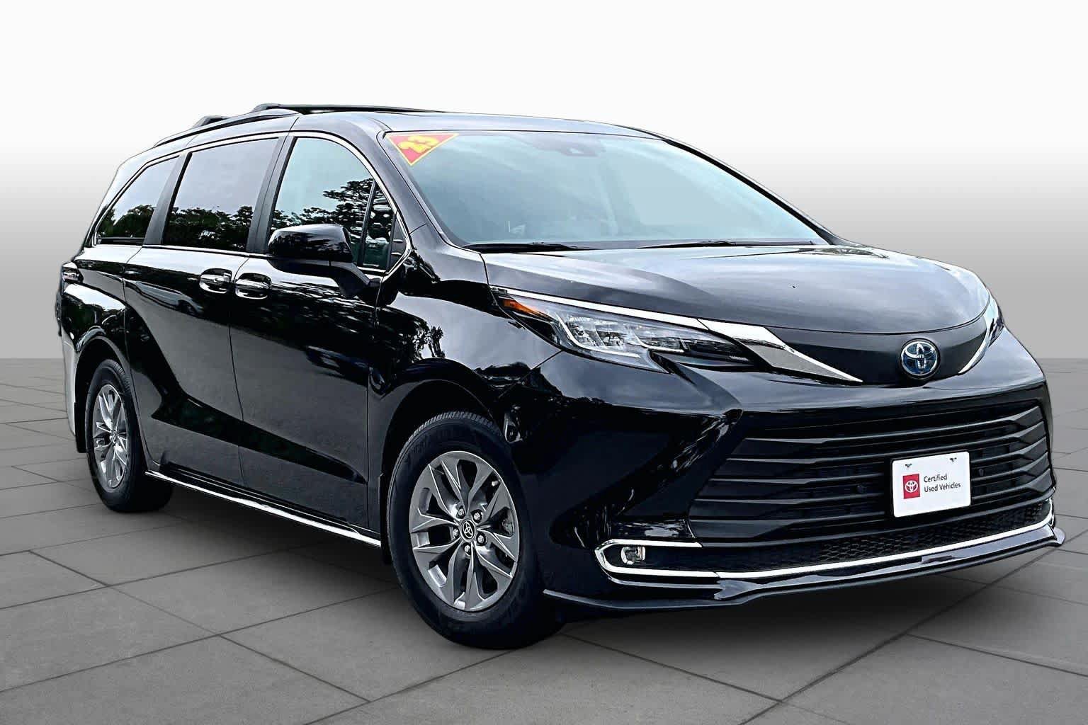 Certified 2023 Toyota Sienna XLE w/ XLE Plus Package AWD/4WD image 4