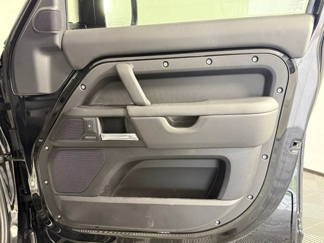 Used 2025 Land Rover Defender 130 Outbound AWD/4WD image 22