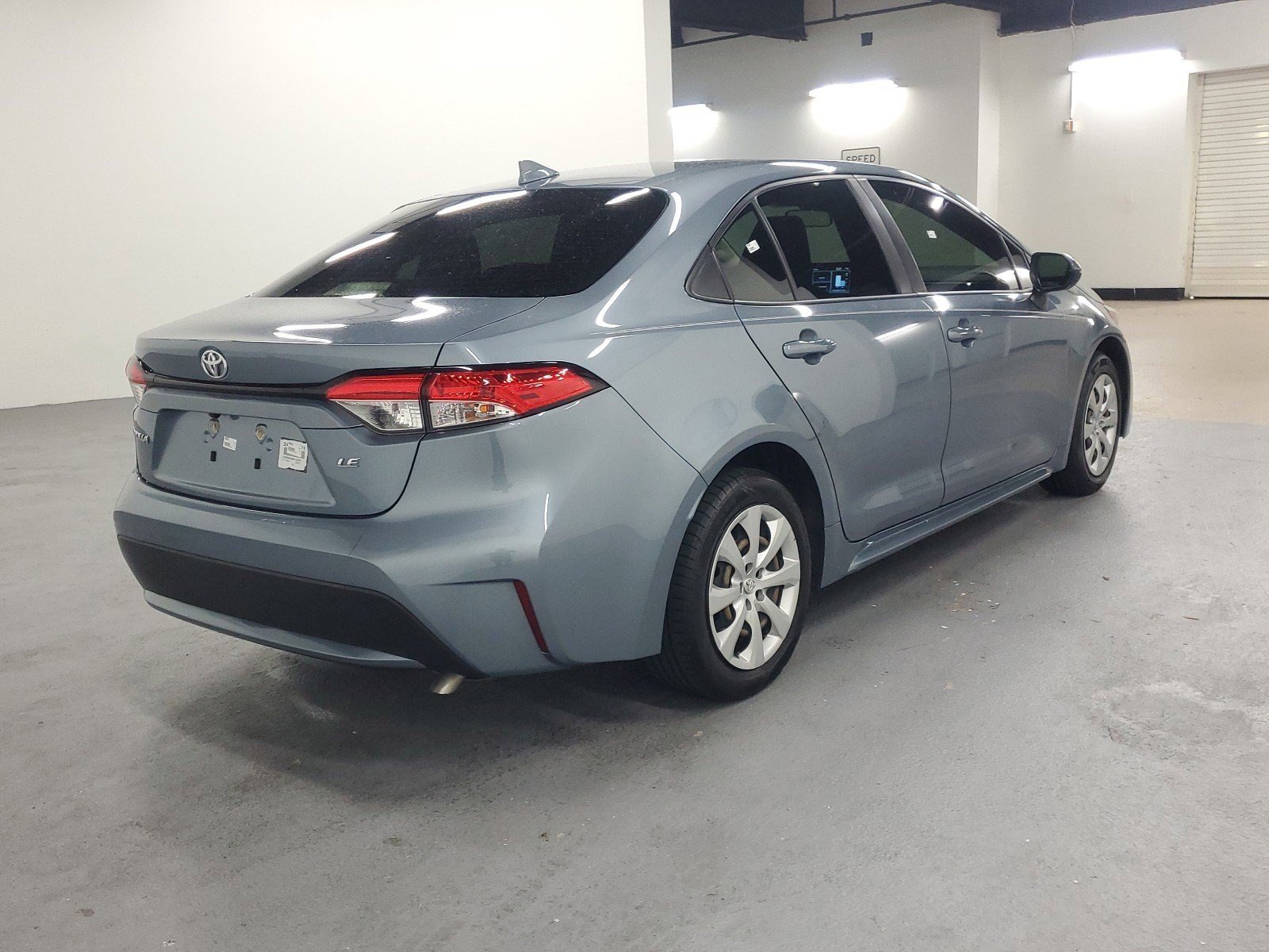 Used 2021 Toyota Corolla LE image 8