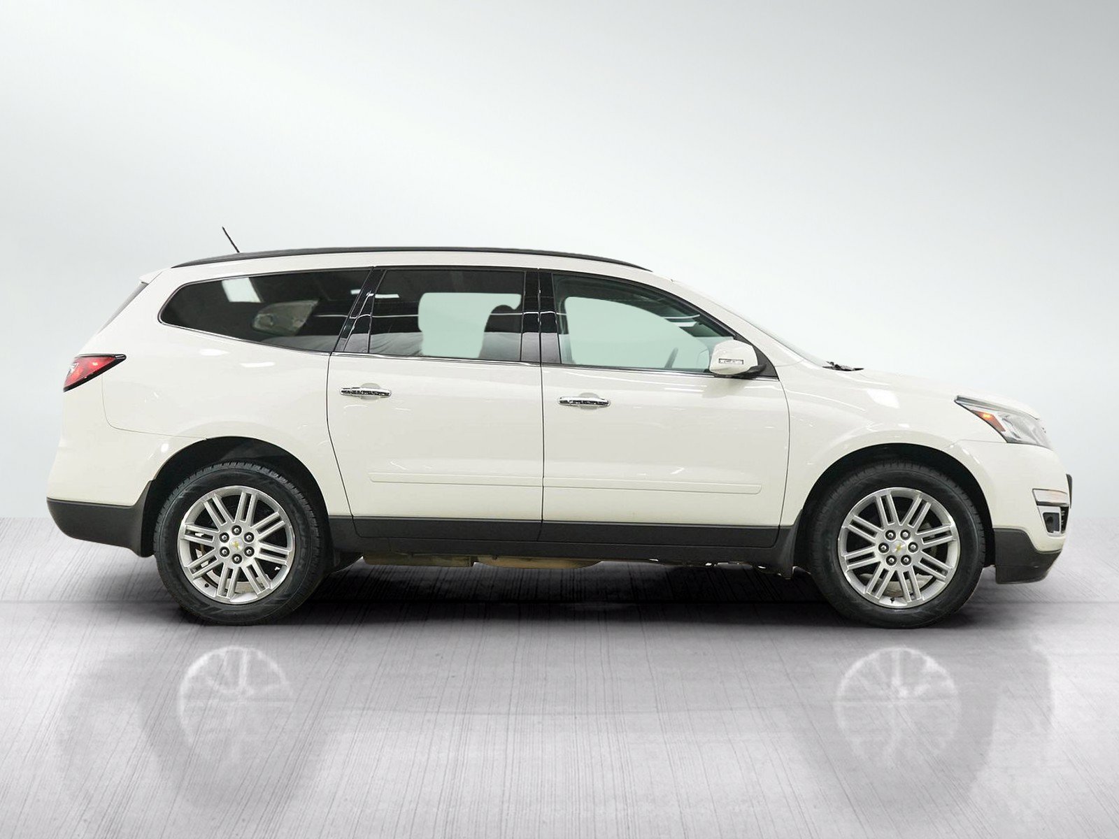 Used 2015 Chevrolet Traverse LT w/ Style and Technology Package AWD/4WD image 6