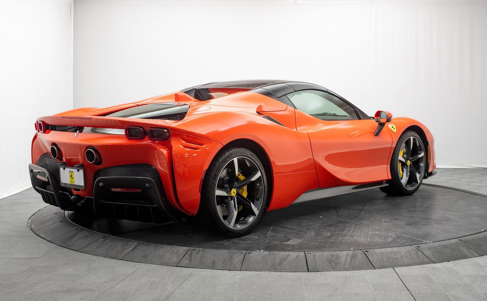 Used 2025 Ferrari SF90 Spider image 11