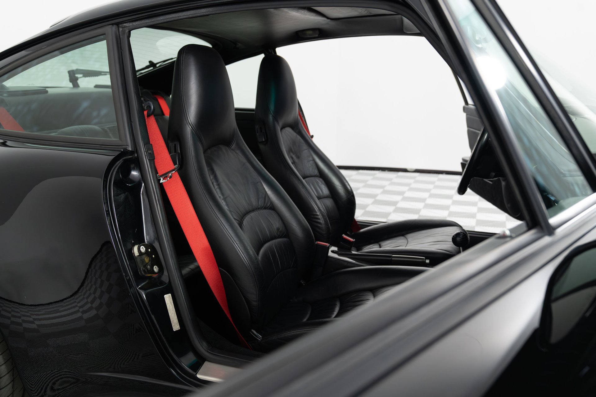 Used 1996 Porsche 911 Turbo RWD image 17