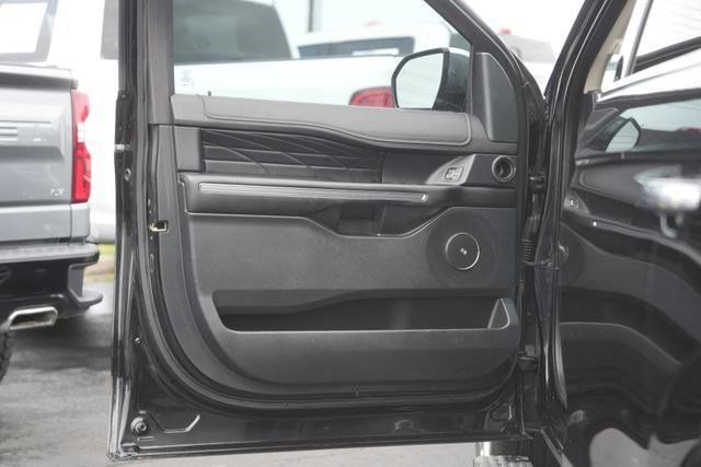Used 2019 Ford Expedition Platinum RWD image 30