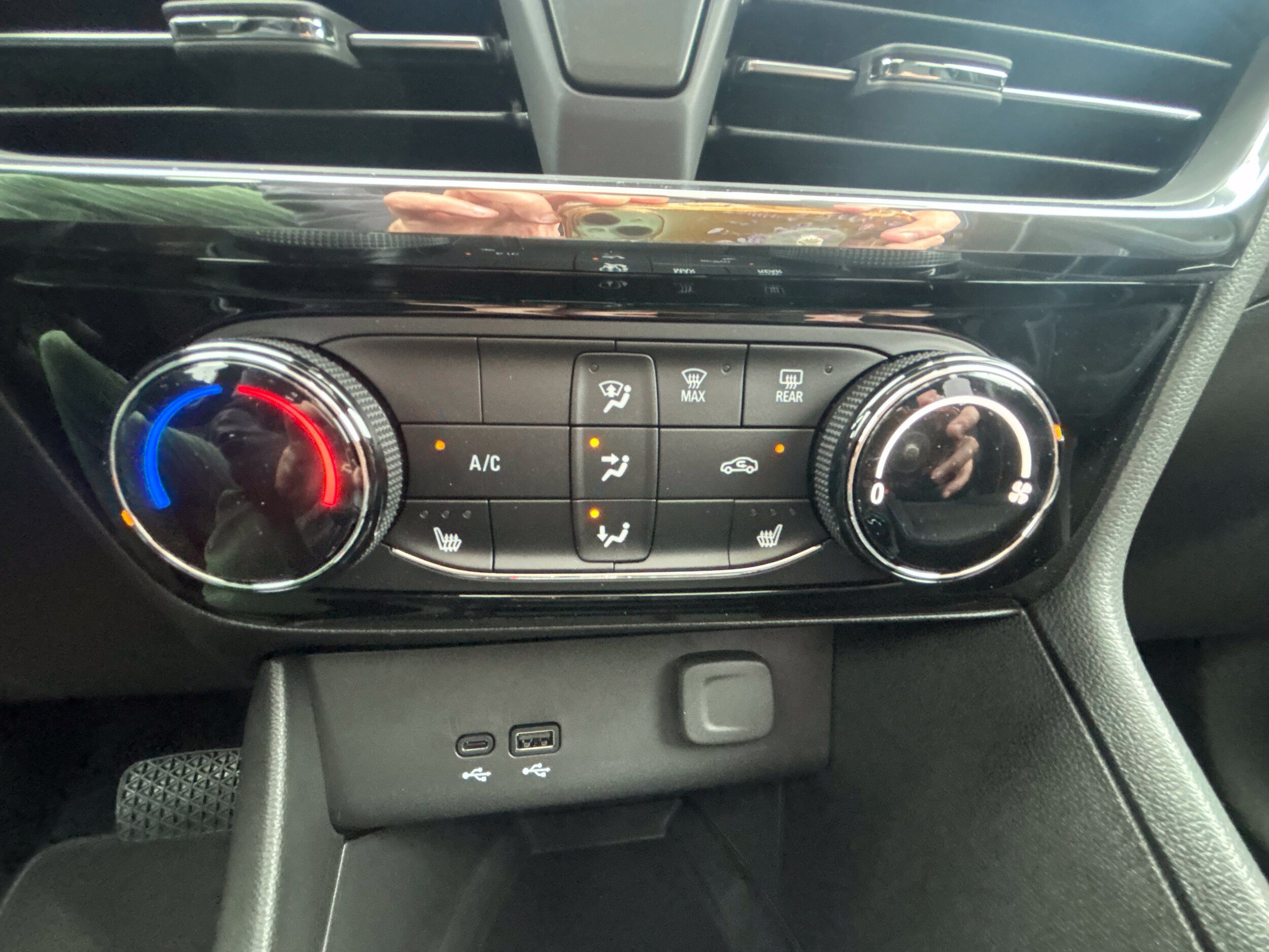 New 2026 Buick Encore GX Sport Touring w/ Comfort Package FWD image 19