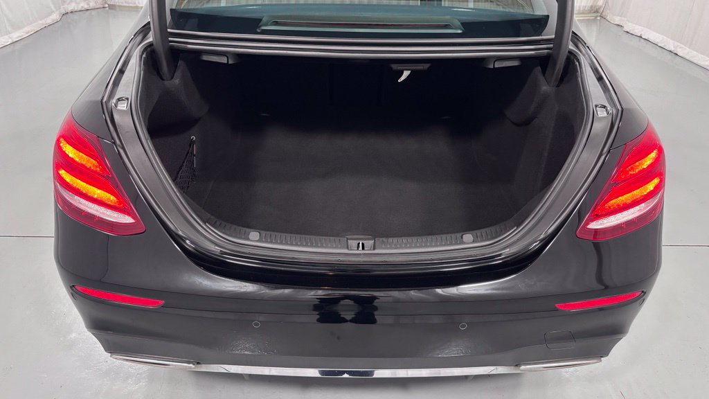 Used 2019 Mercedes-Benz E 300 4MATIC image 28