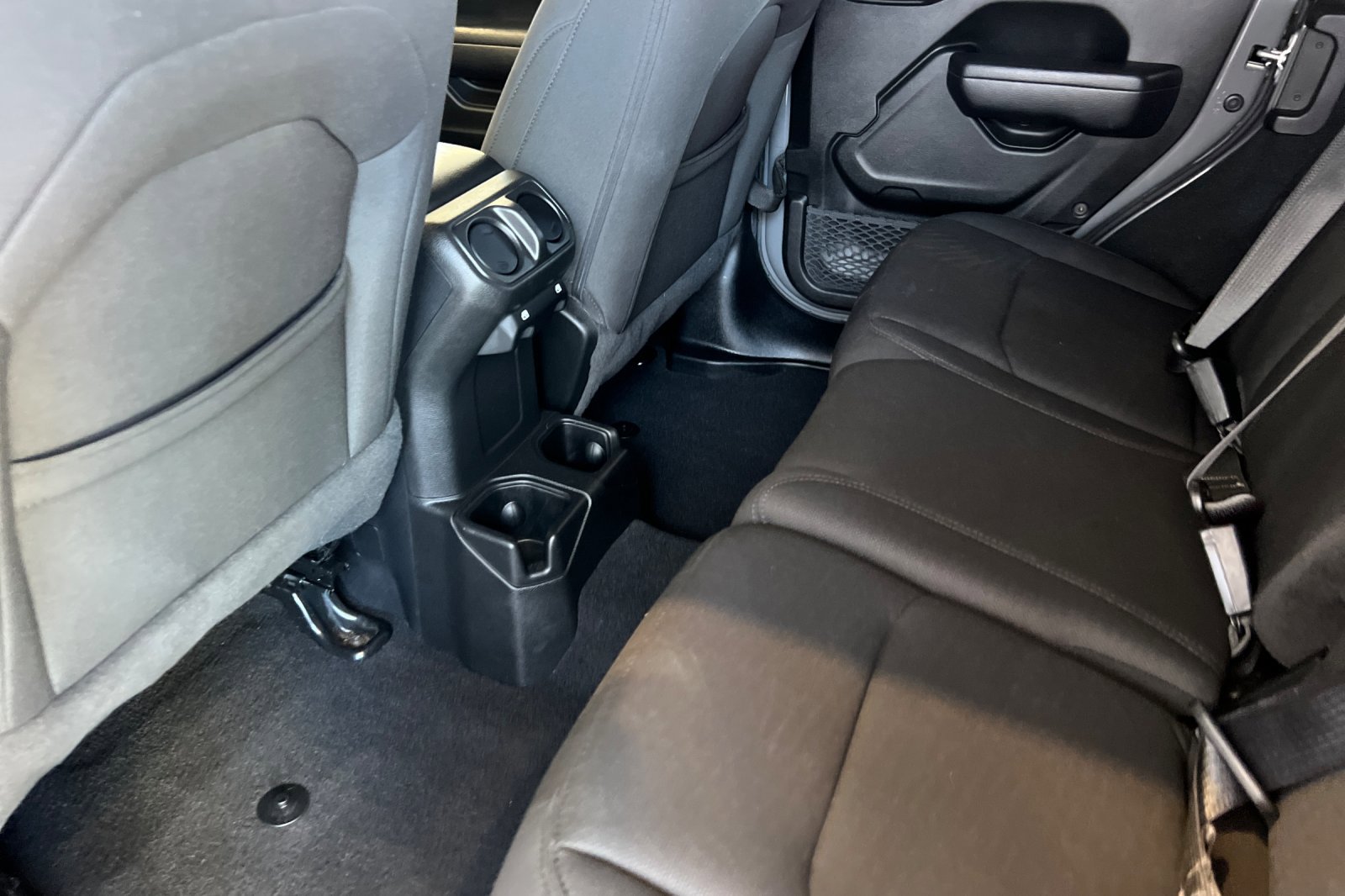 Used 2022 Jeep Wrangler Unlimited Sport image 12