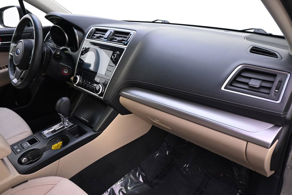 Used 2018 Subaru Outback 2.5i Premium image 15