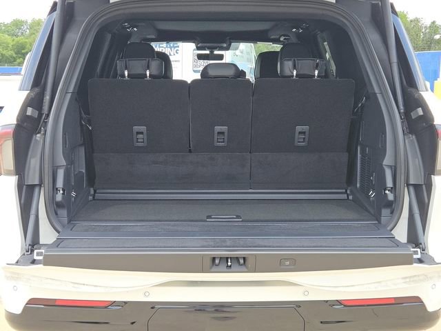 New 2026 Lincoln Navigator Reserve w/ Jet Appearance Package AWD/4WD image 9