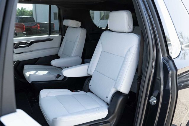 New 2026 Chevrolet Suburban Premier RWD image 15