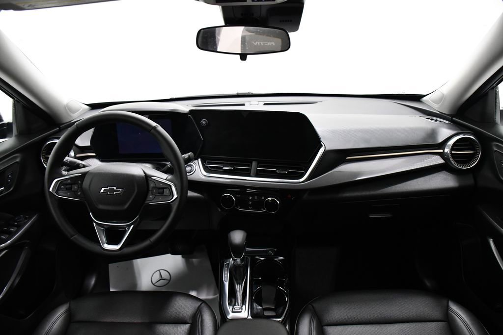 Used 2025 Chevrolet Trax ACTIV image 8