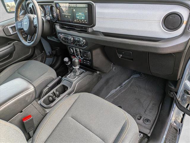 Used 2024 Jeep Wrangler Willys AWD/4WD image 21