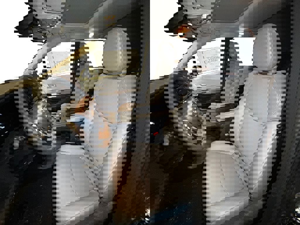 New 2026 Toyota Sienna XLE image 9