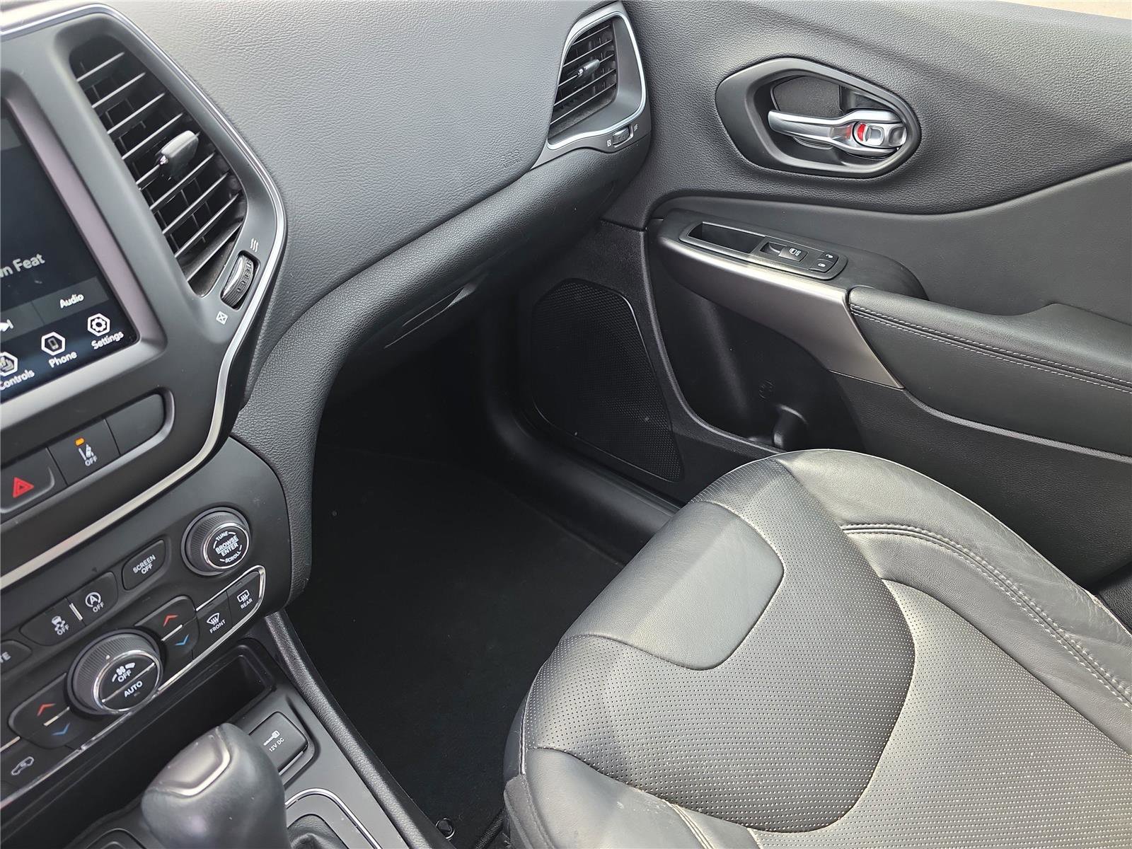 Used 2021 Jeep Cherokee Latitude Lux w/ Comfort/Convenience Group image 29