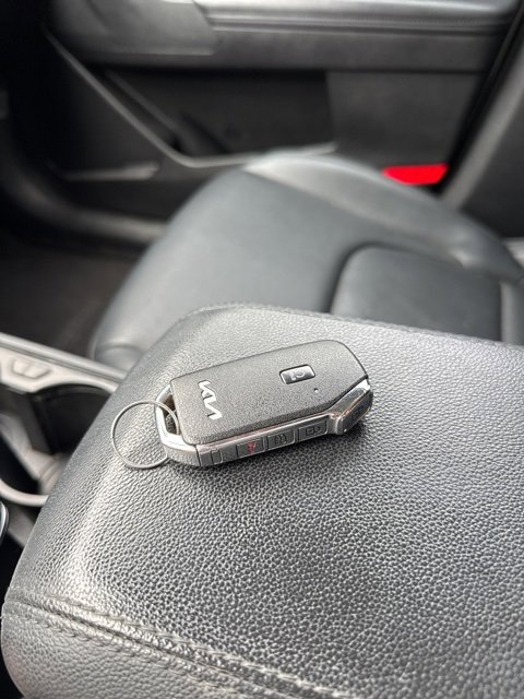 Used 2023 Kia Sportage EX image 32