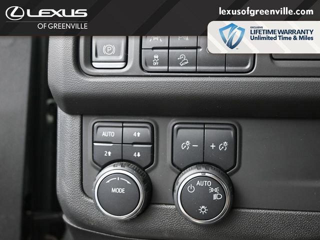 Used 2023 Chevrolet Suburban Premier AWD/4WD image 18