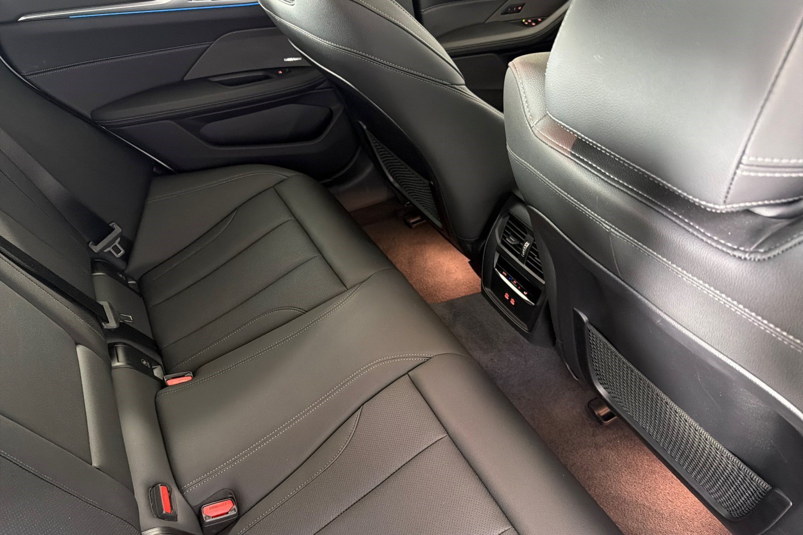 Certified 2023 BMW i4 eDrive40 w/ Premium Package RWD image 32