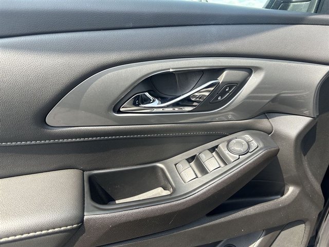 Certified 2023 Chevrolet Traverse LT w/ LPO, Floor Liner Package FWD image 22