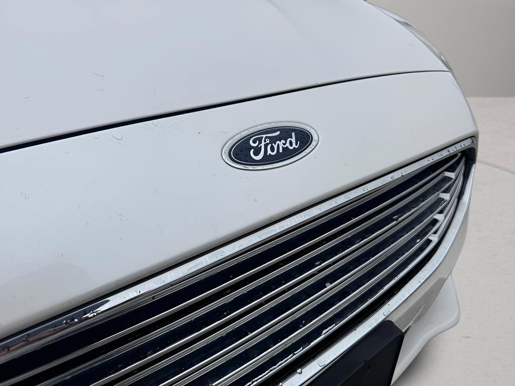 Used 2017 Ford Fusion SE w/ Fusion SE Technology Package image 11