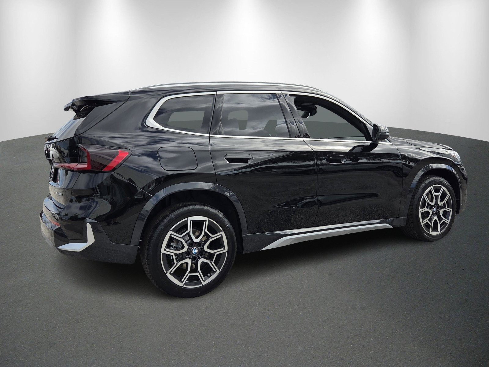 Used 2026 BMW X1 xDrive28i w/ Technology Package image 7