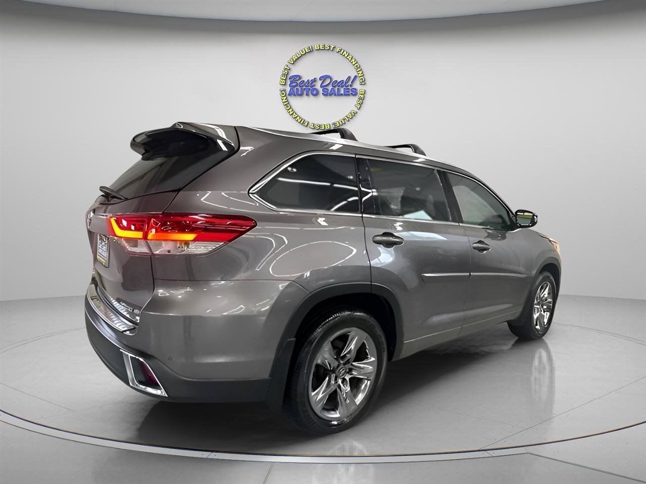 Used 2019 Toyota Highlander Limited Platinum AWD/4WD image 5