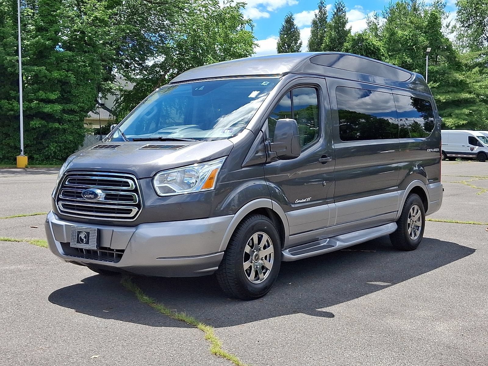 Used 2017 Ford Transit 150 XLT RWD image 3