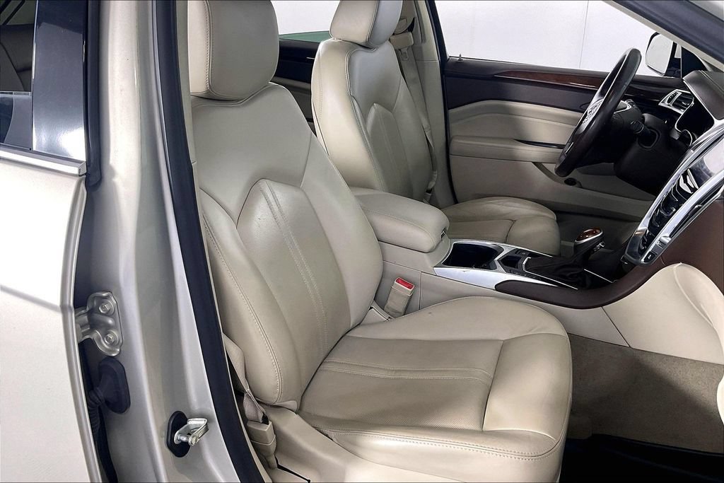 Used 2016 Cadillac SRX Luxury w/ Driver Awareness Package FWD image 9