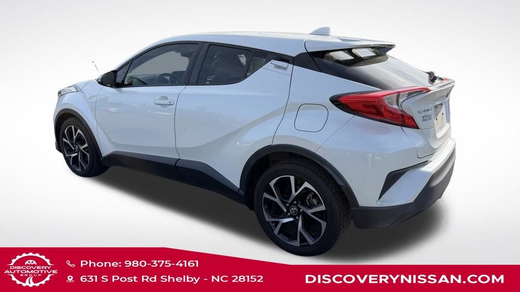 Used 2019 Toyota C-HR XLE image 4