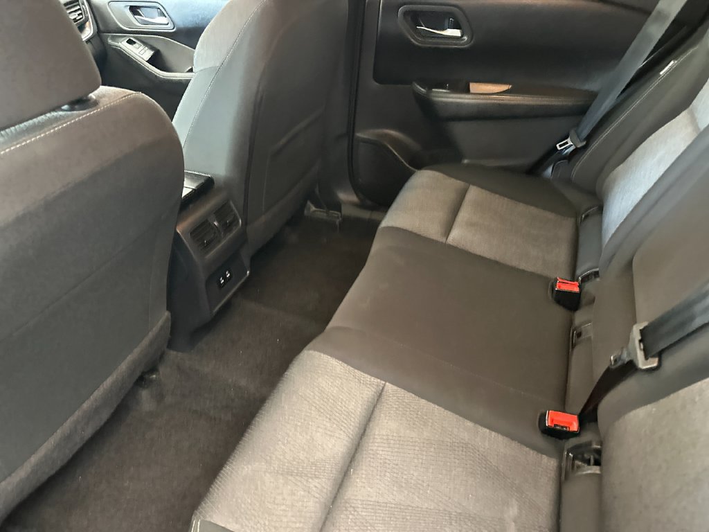 Used 2025 Nissan Rogue SV FWD image 11