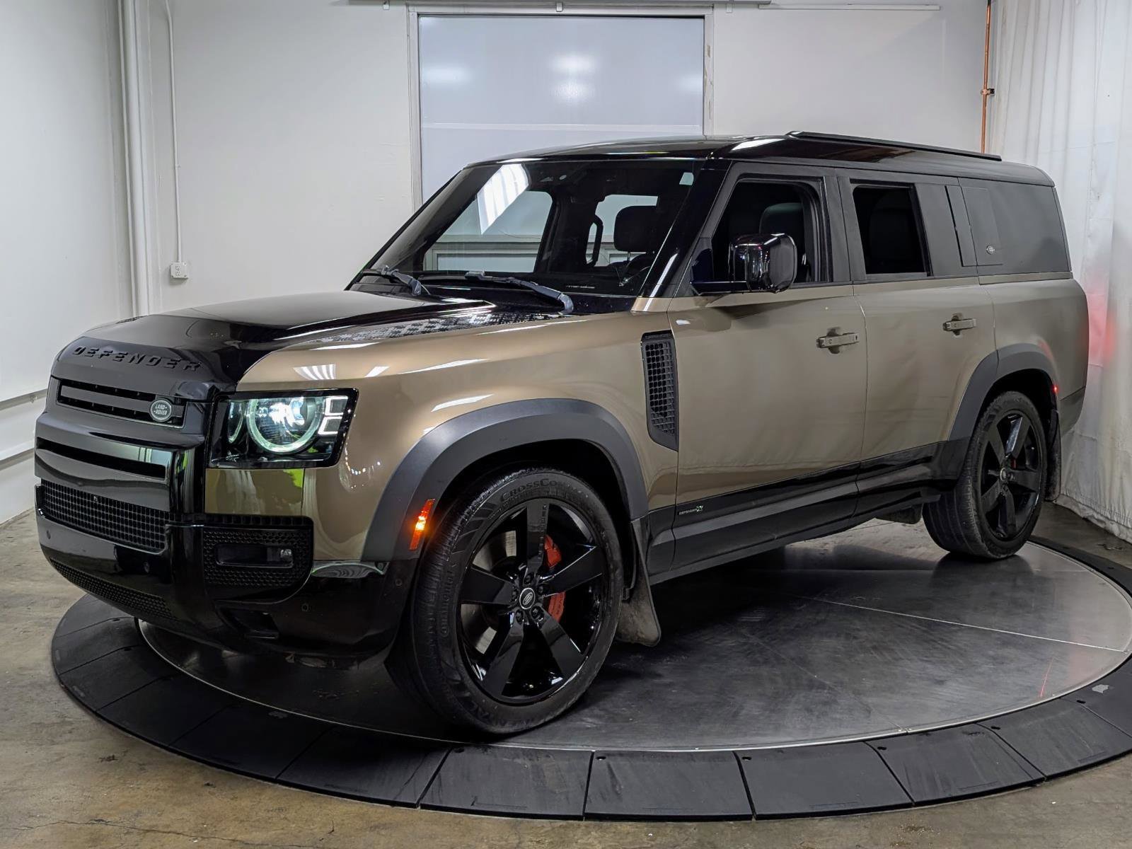 Used 2023 Land Rover Defender 130 X AWD/4WD image 3