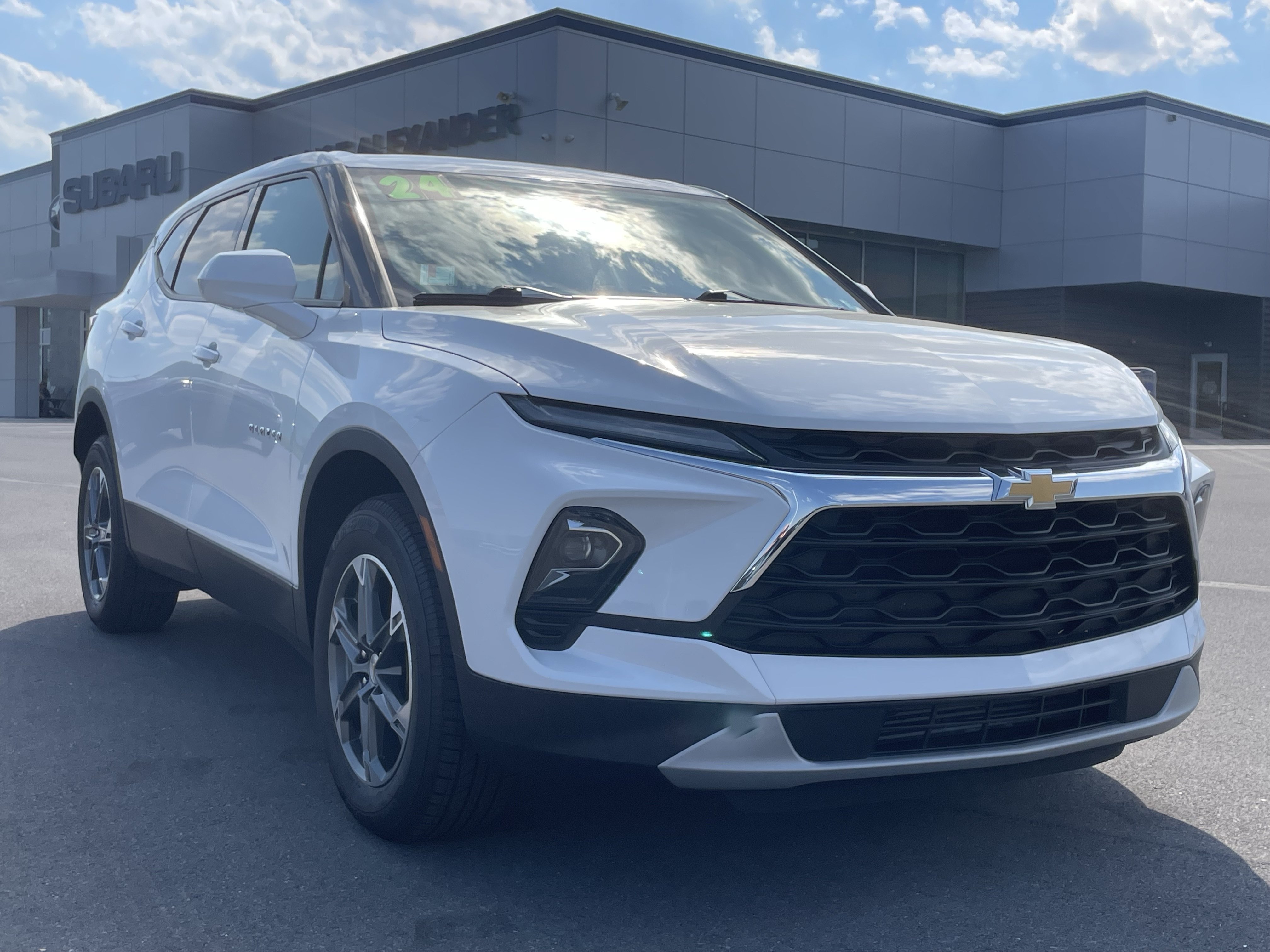 Used 2024 Chevrolet Blazer LT AWD/4WD image 1