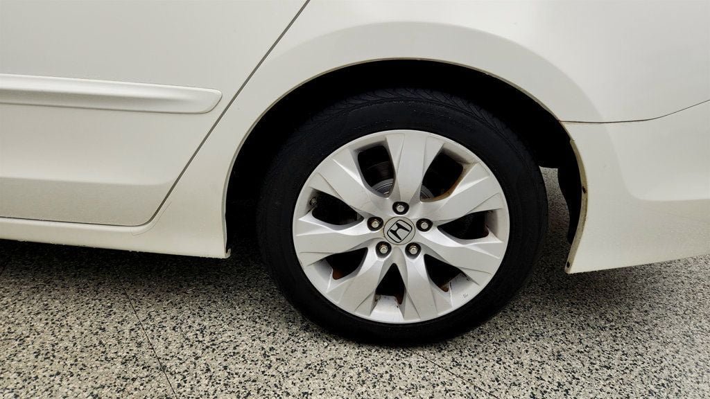 Used 2010 Honda Accord EX-L image 10