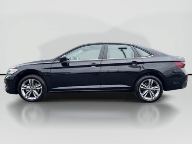 Used 2024 Volkswagen Jetta SE FWD image 2