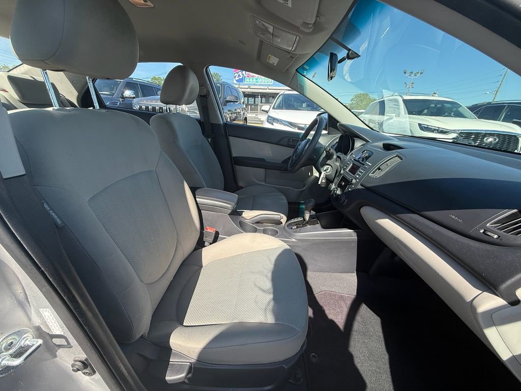 Used 2010 Kia Forte EX FWD image 22