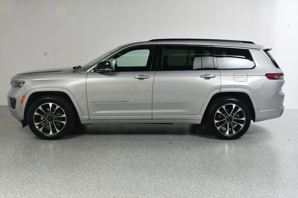 Used 2021 Jeep Grand Cherokee L Overland w/ Luxury Tech Group IV image 3