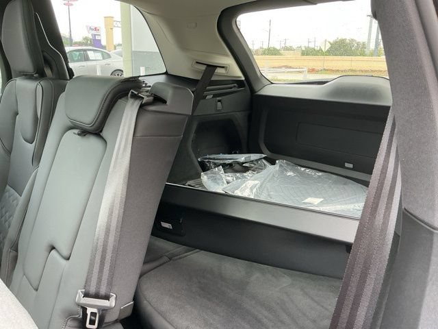 Certified 2025 Volvo XC90 B5 Plus AWD/4WD image 32