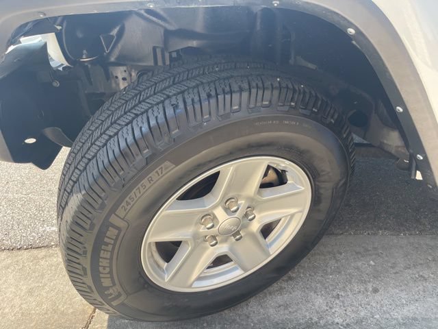 Used 2022 Jeep Gladiator Sport AWD/4WD image 37