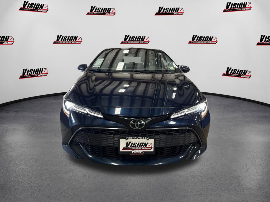 Used 2022 Toyota Corolla SE w/ SE Preferred Package image 2