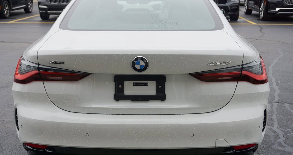 Used 2024 BMW 430i xDrive Coupe w/ Premium Package image 4