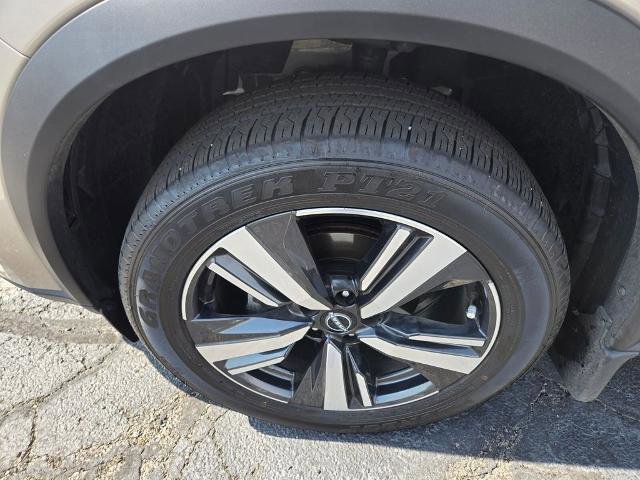Certified 2025 Nissan Rogue SL w/ SL Premium Package FWD image 19