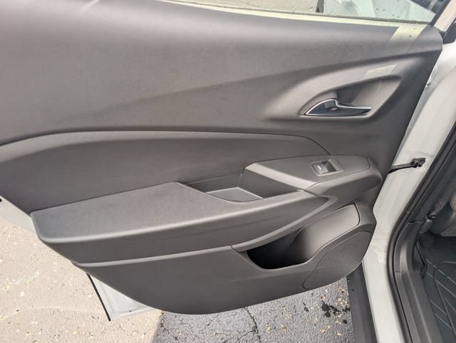 New 2026 Chevrolet Trax ACTIV w/ Sunroof Package FWD image 15