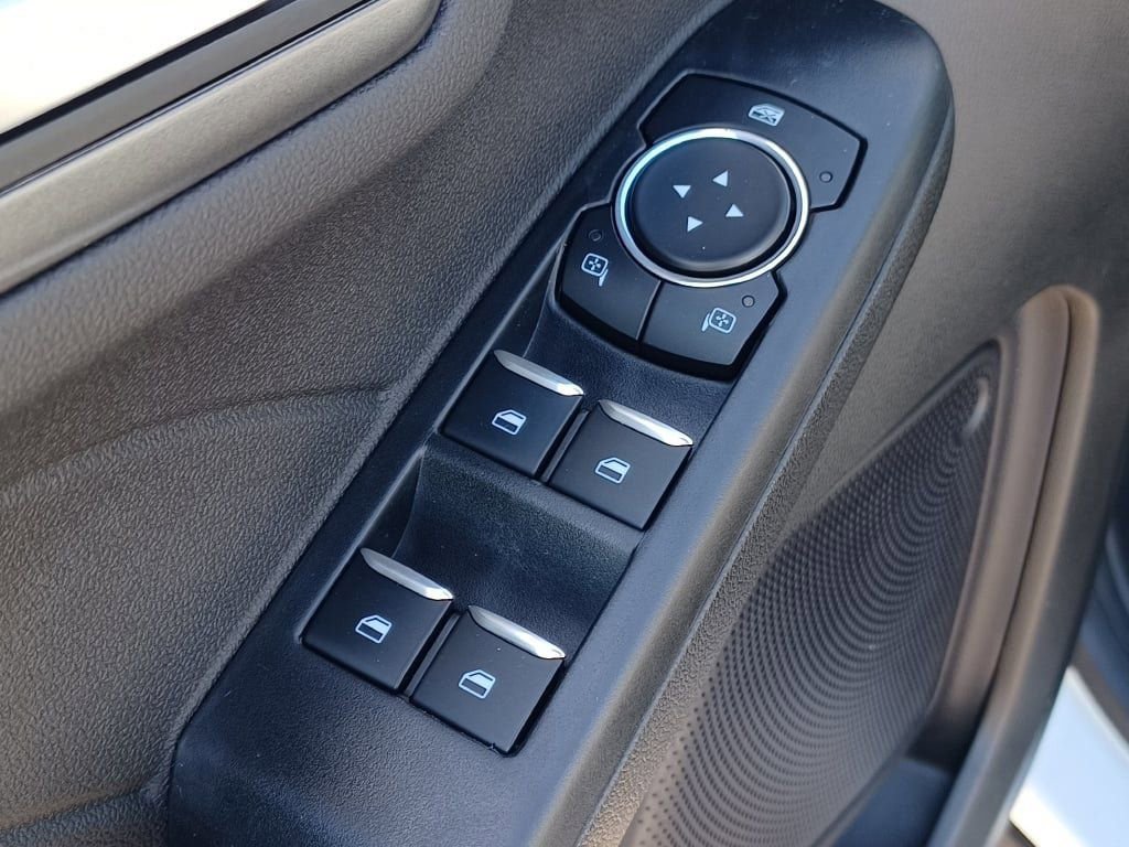 Used 2023 Ford Escape SE image 24