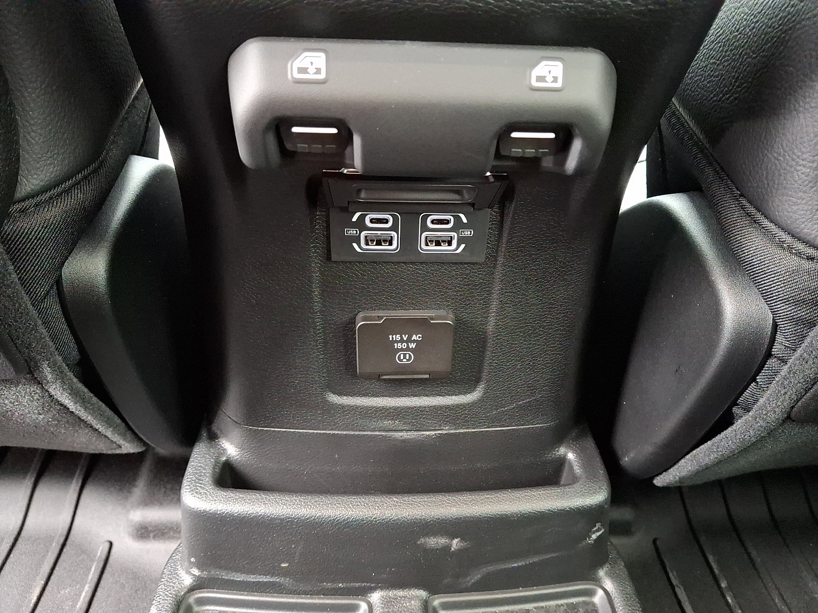 Used 2024 Jeep Wrangler Sahara w/ Safety Group image 11