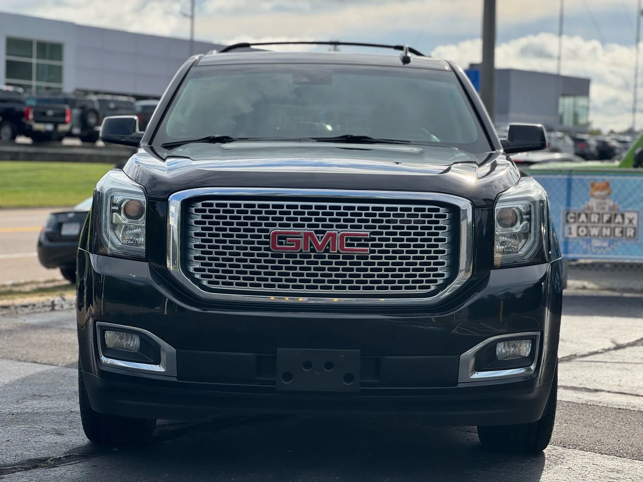 Used 2015 GMC Yukon Denali image 3