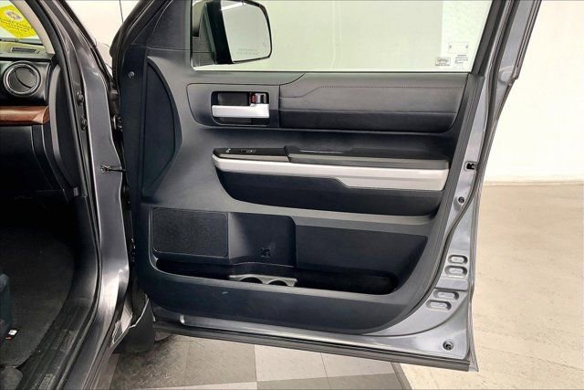 Used 2018 Toyota Tundra Limited w/ Limited Premium Package AWD/4WD image 27
