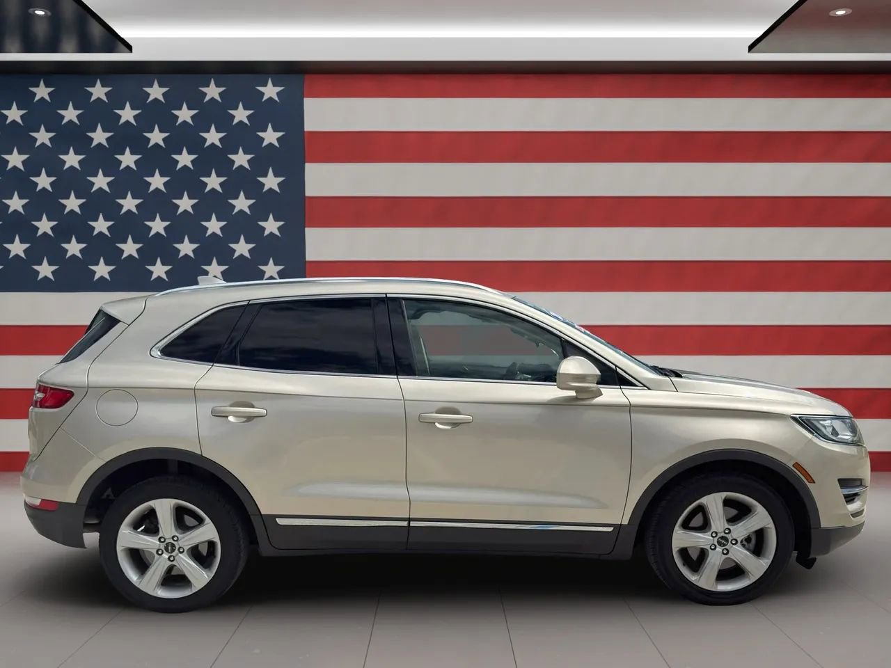 Used 2017 Lincoln MKC Premiere image 4