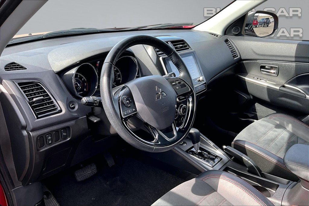 Used 2025 Mitsubishi Outlander Sport AWD image 14